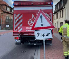 Feuerwehr Bammental beseitigt Ölspur auf Bundesstraße 45